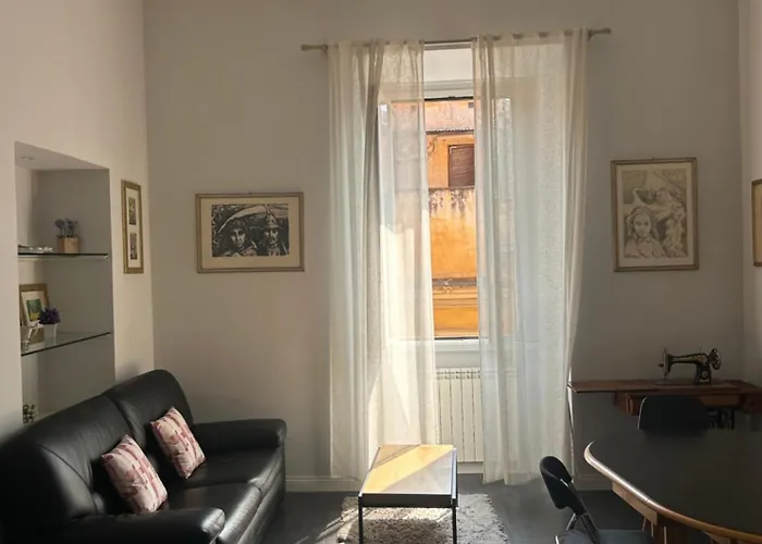 Domus Brunetti 24 *